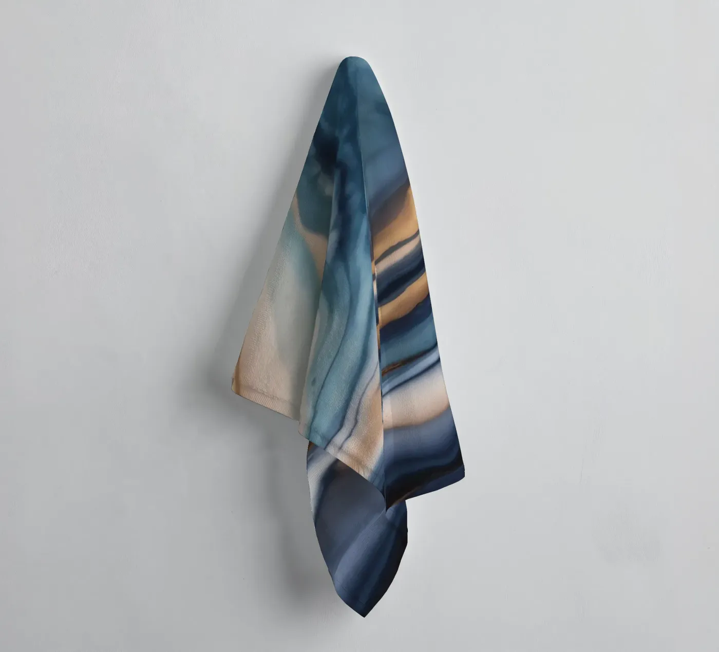 Sandswept Ocean Trace badhanddoek van Monarch Arc