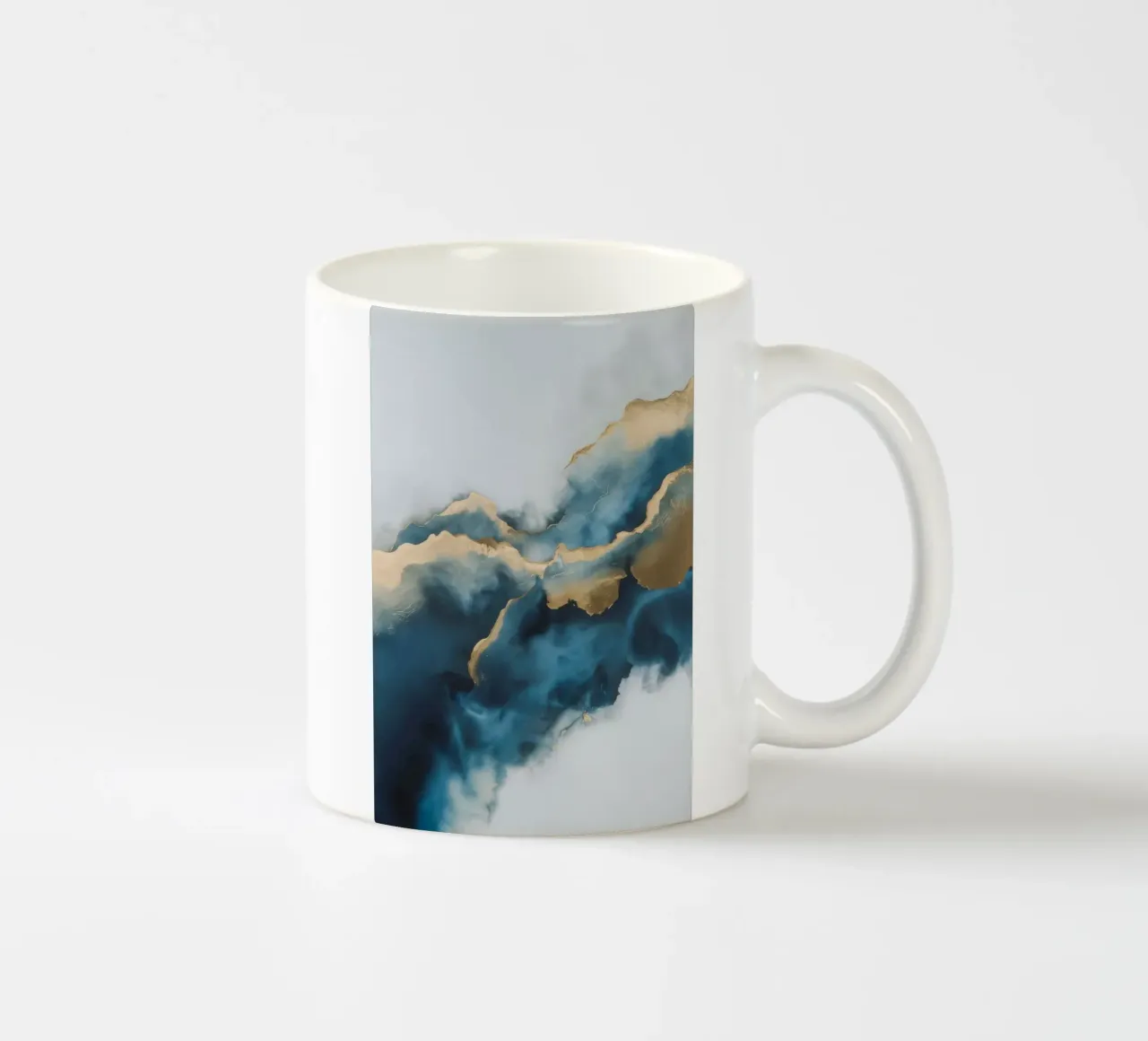 Impennata della corona di fumo tazza in ceramica da Monarch Arc