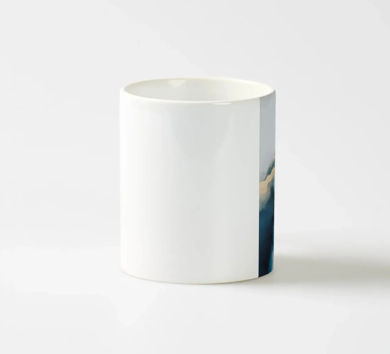 Impennata della corona di fumo tazza in ceramica da Monarch Arc
