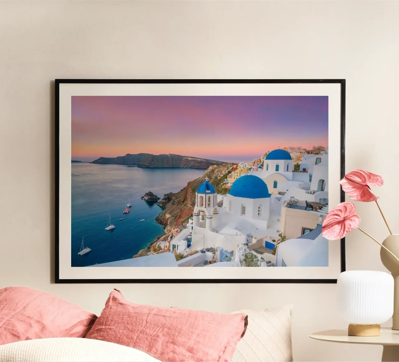 Santorini Glow poster con telaio in alluminio da PhotoVibe Decor