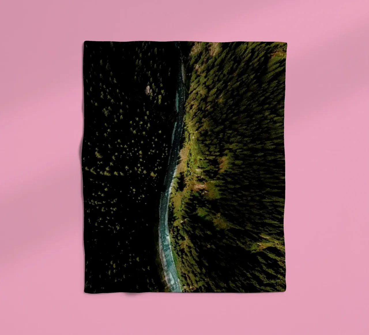 River Edition 2 coperta in pile da Sebastian Hilgetag