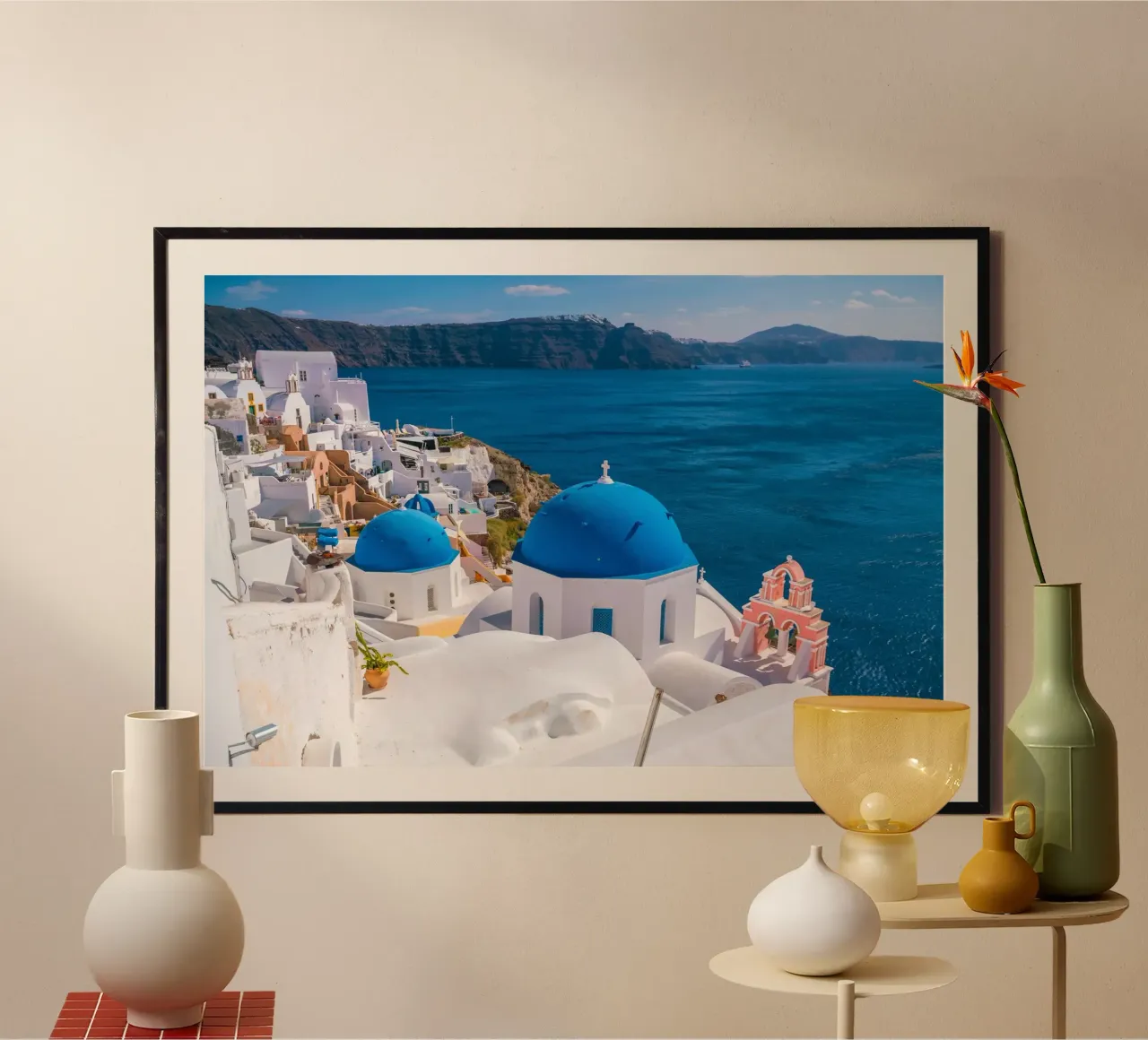 Santorini Glow poster con telaio in alluminio da PhotoVibe Decor