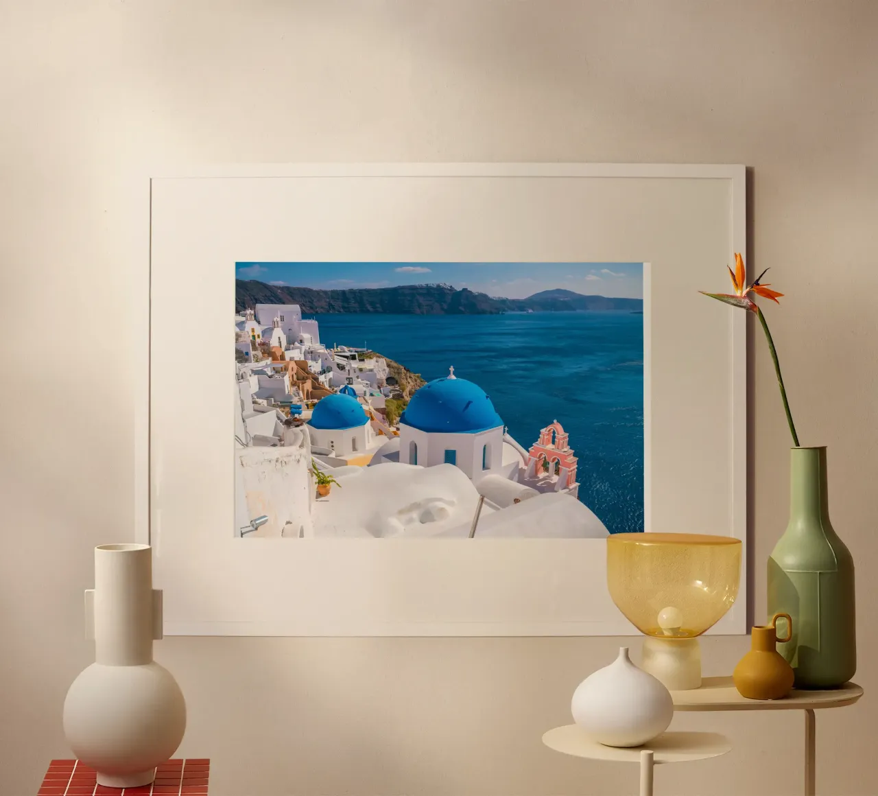 Santorini Glow poster con telaio in alluminio da PhotoVibe Decor