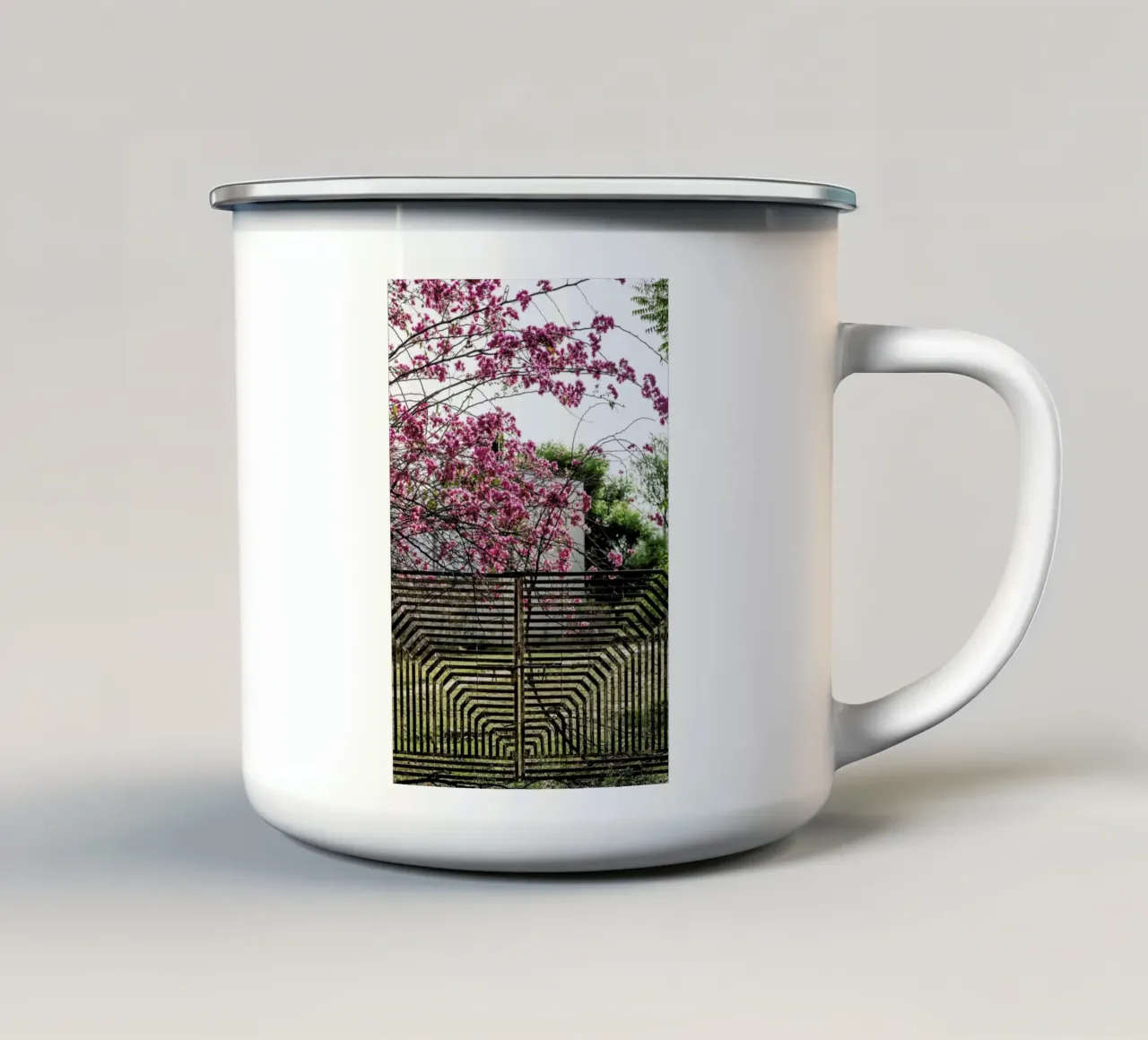 Garden Gate tazza in smalto da Shot By Clint