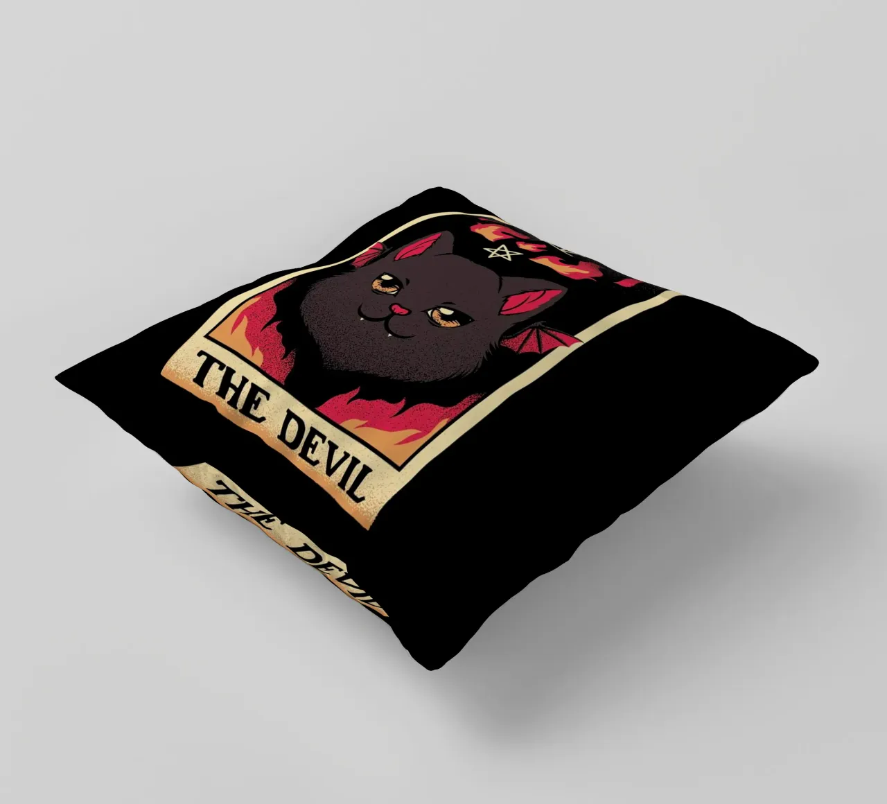 The Devil Cat Tarot Card cuscino da Tobe Fonseca