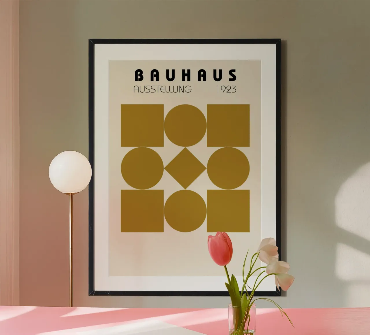 Bauhaus 1923 Forme geometriche Senape Stampa espositiva poster con telaio in alluminio da NorwesClub
