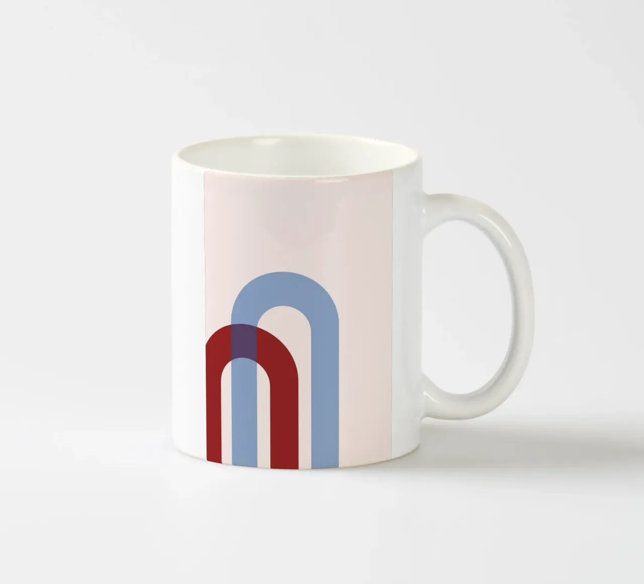Minimalistische boog abstracte print - blauw en rood overlappende kunst keramische mok van NorwesClub