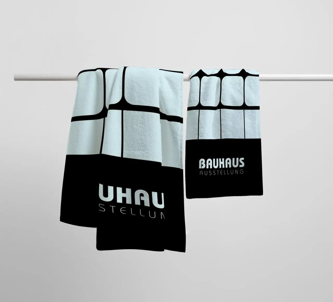 Poster della mostra Bauhaus Forme Geometriche | Cerchio Quadrato asciugamano da bagno da NorwesClub