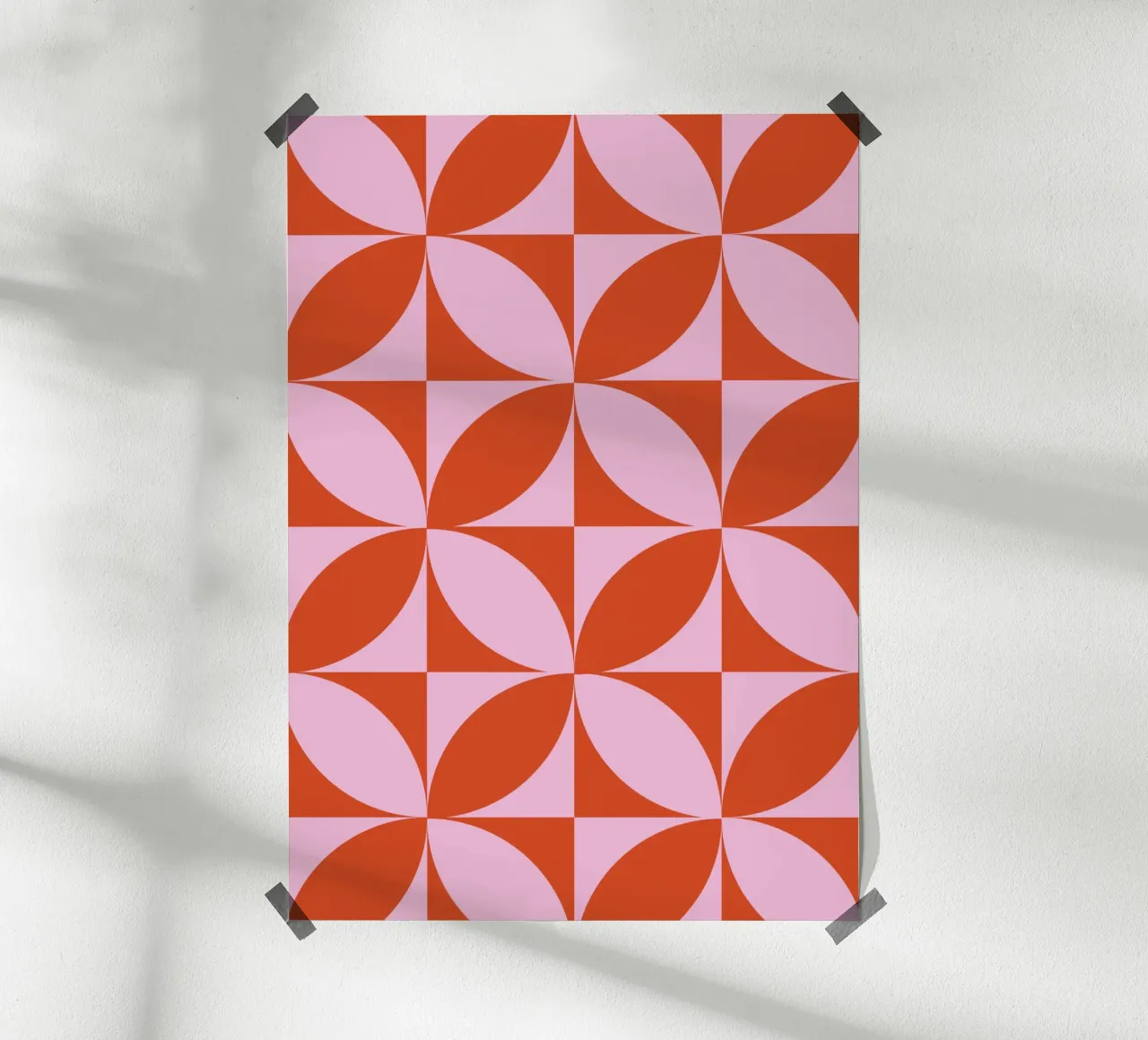 Stampa geometrica moderna di metà secolo - Petali rosa arancione carta hahnemühle da NorwesClub