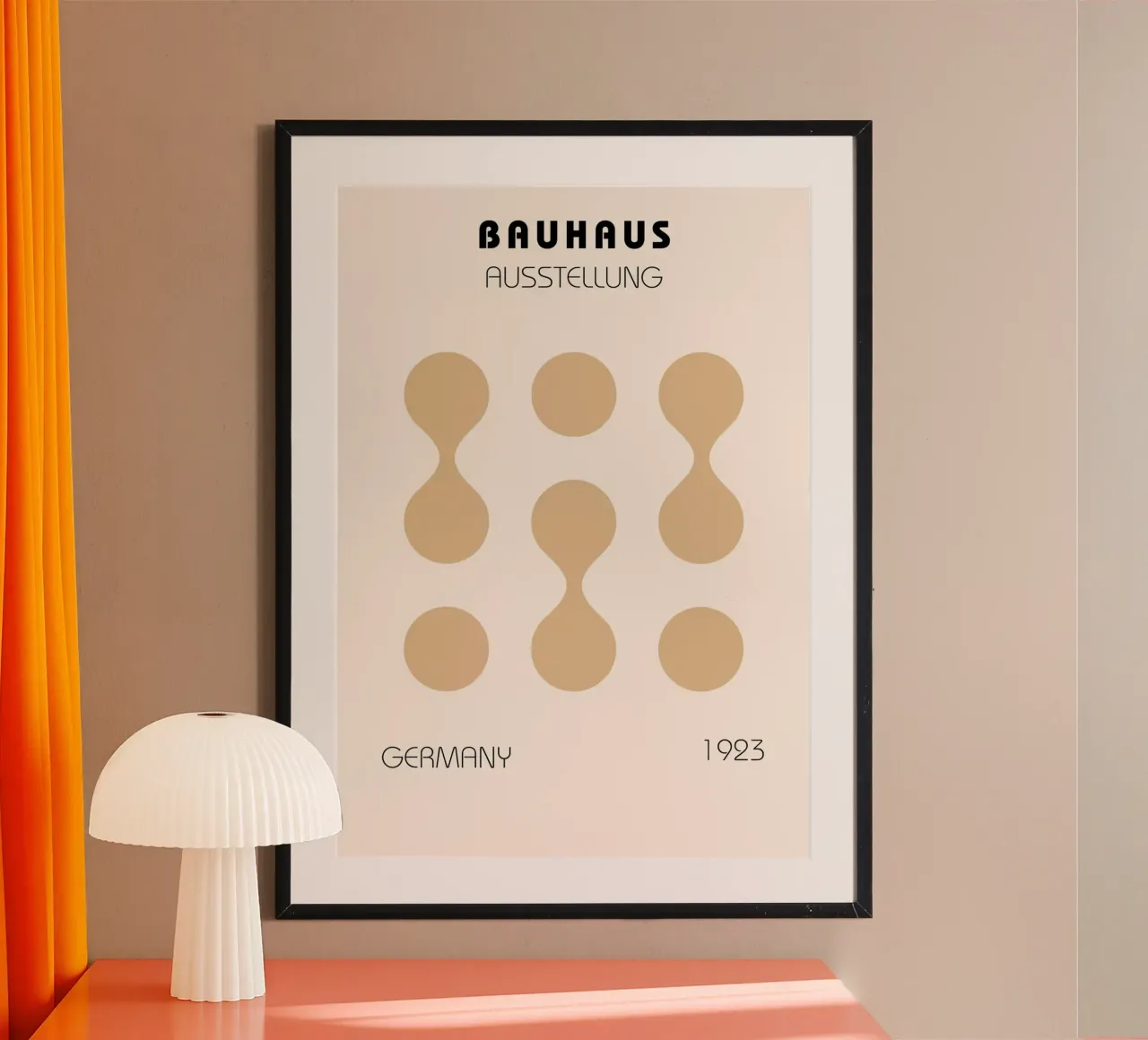Bauhaus 1923 Beige Abstract Geometric Art Print Poster mit Kunststoffrahmen von NorwesClub
