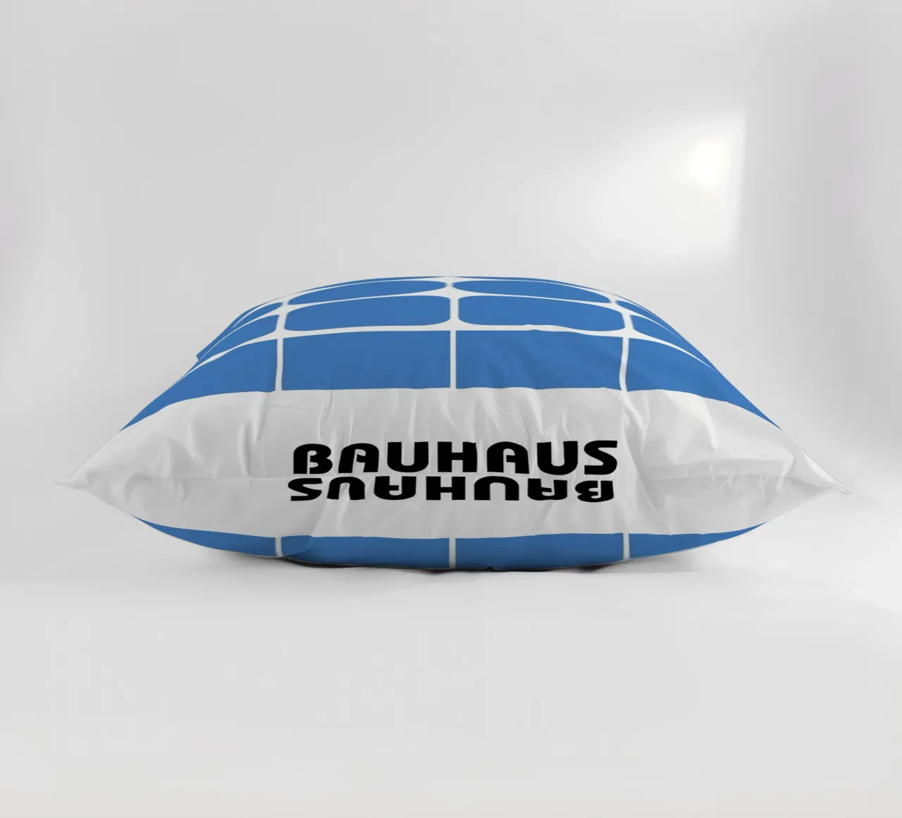 Poster della mostra Bauhaus Forme geometriche blu cuscino da NorwesClub