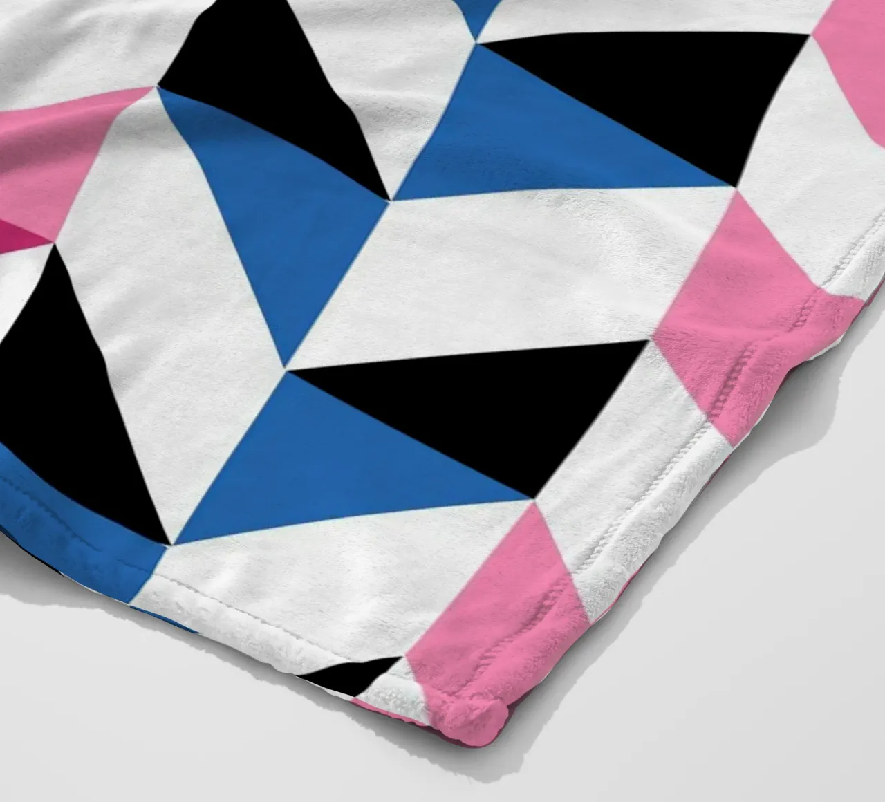 Poster d'arte monocromatica astratta a labirinto geometrico coperta in pile da NorwesClub