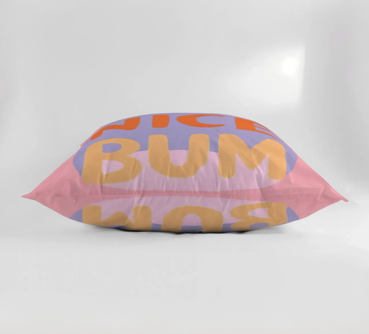 Nice Bum Vibes cuscino da Carinaprint