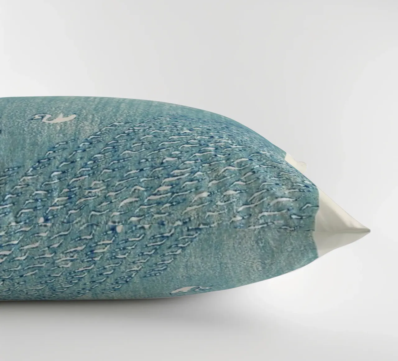 Tomoki - Original Woodblock Print cuscino da Vintage by JUNIQE