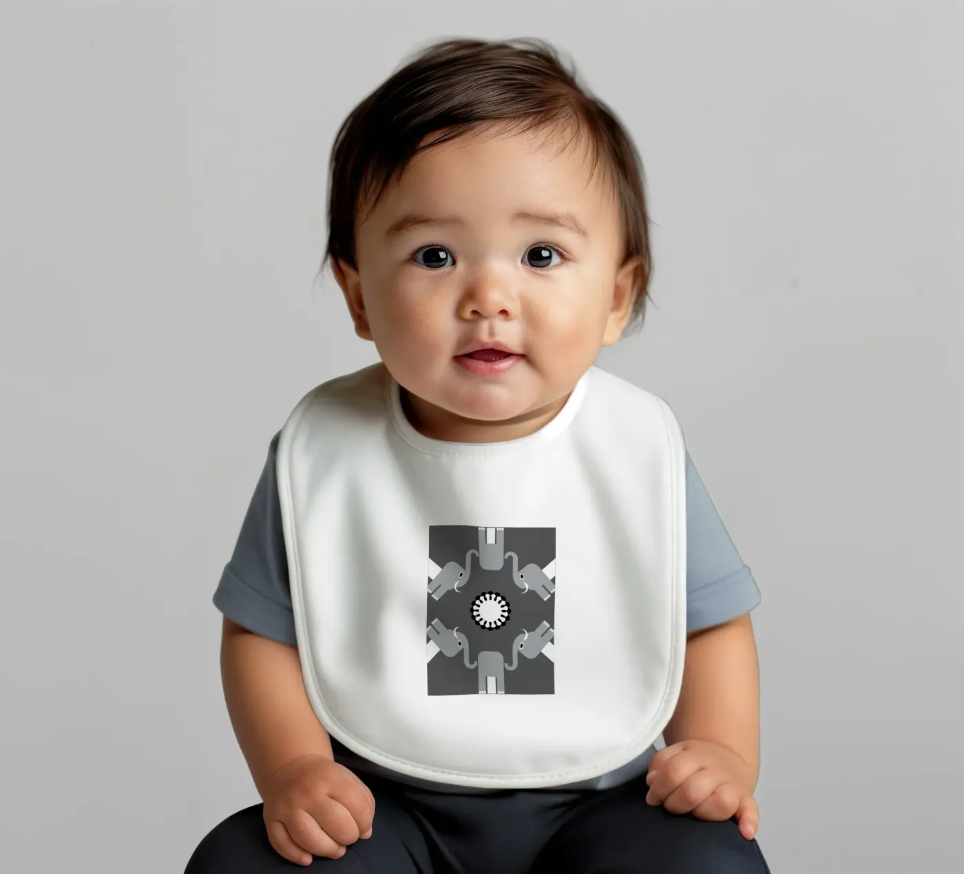 Elefante bavaglino da LOOK DIFFERENT