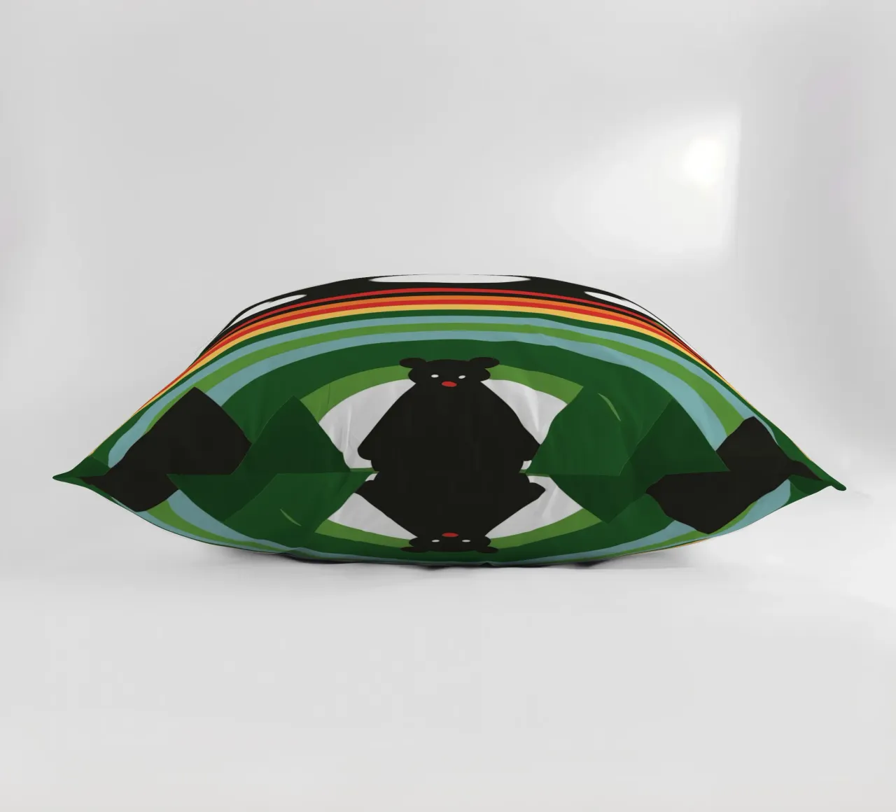 L'orso e l'arcobaleno cuscino da LOOK DIFFERENT