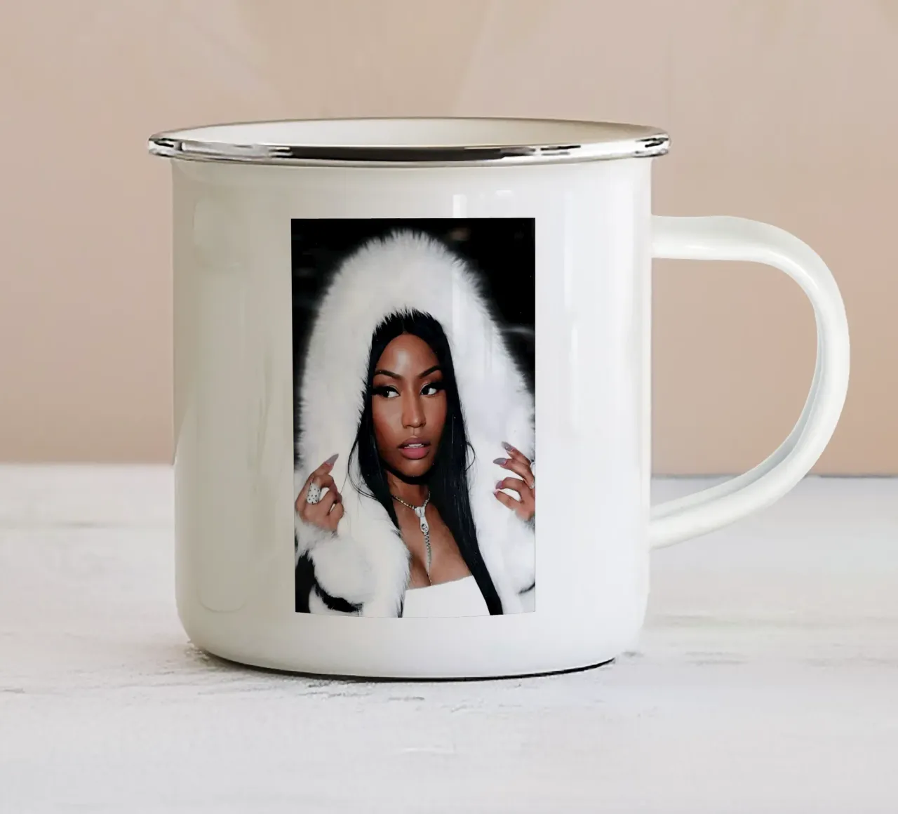 Nicki Minaj tazza in smalto da Low poly art