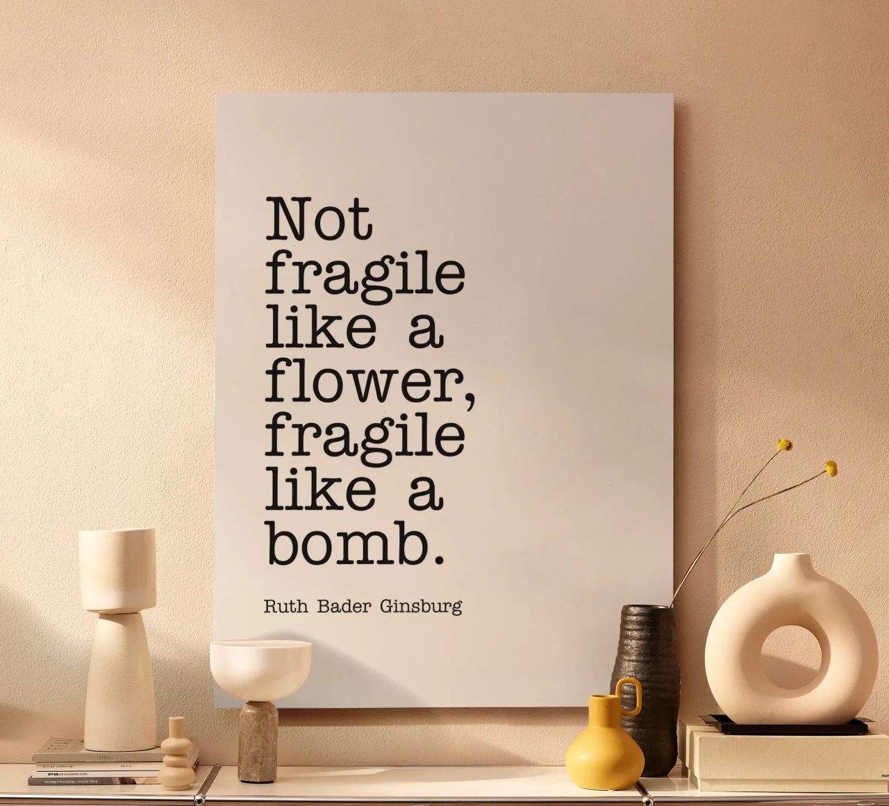Non fragile come un fiore, fragile come una bomba citazione alluminio dibond da Paigaam Studio
