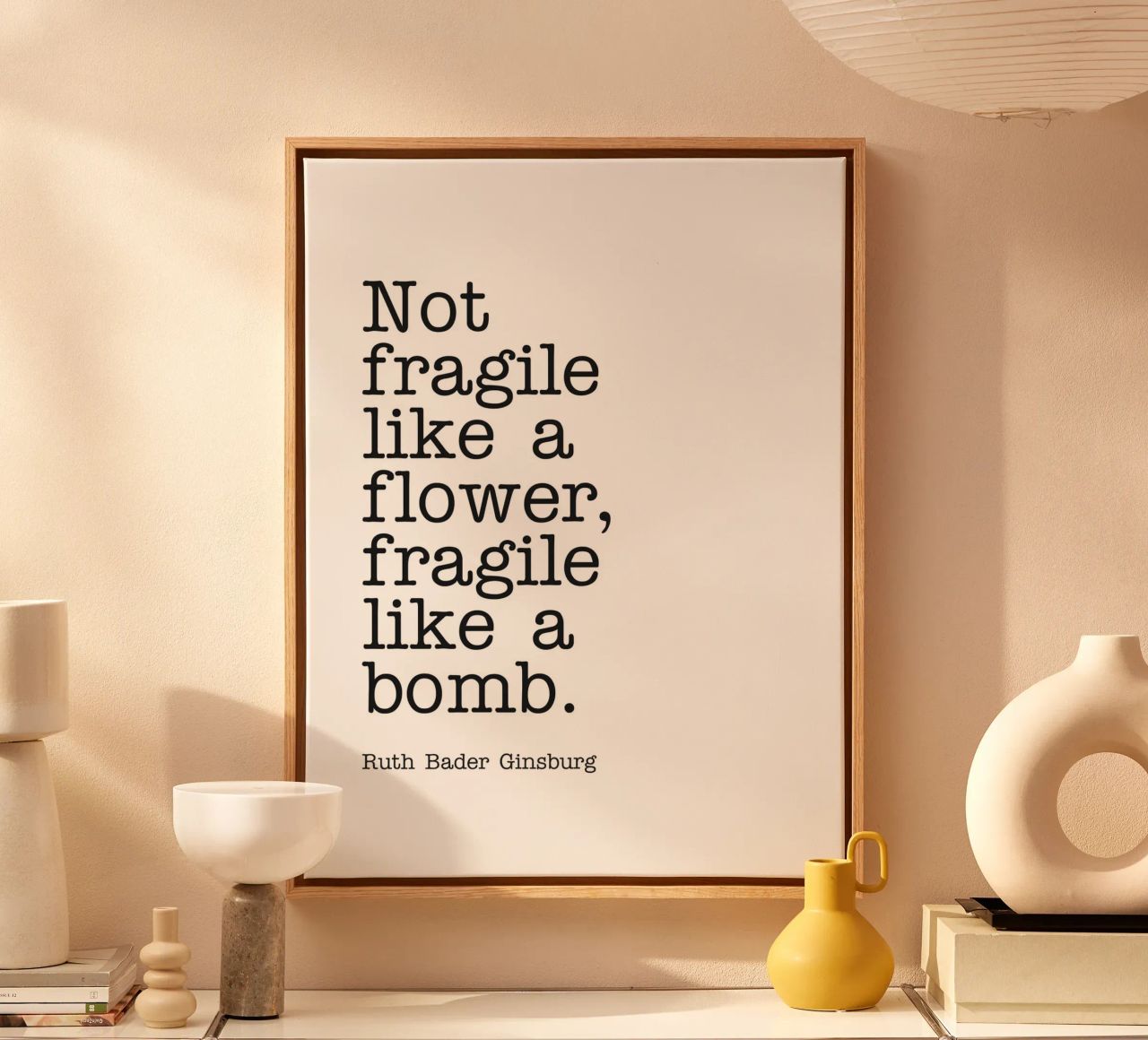 Non fragile come un fiore, fragile come una bomba citazione tela da Paigaam Studio