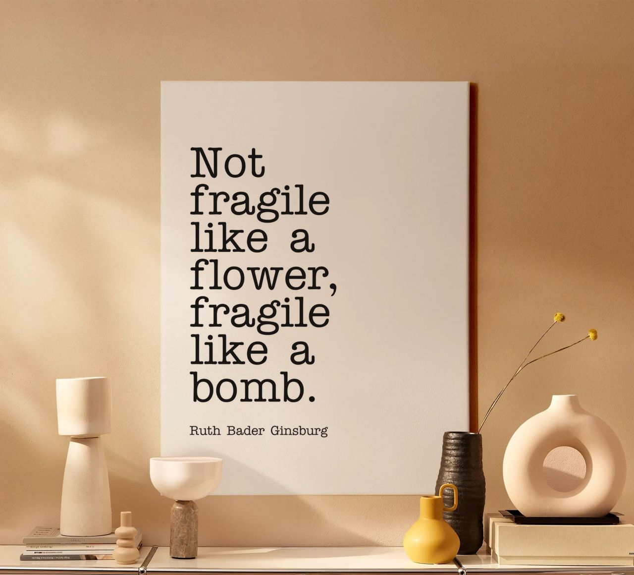 Non fragile come un fiore, fragile come una bomba citazione tela da Paigaam Studio