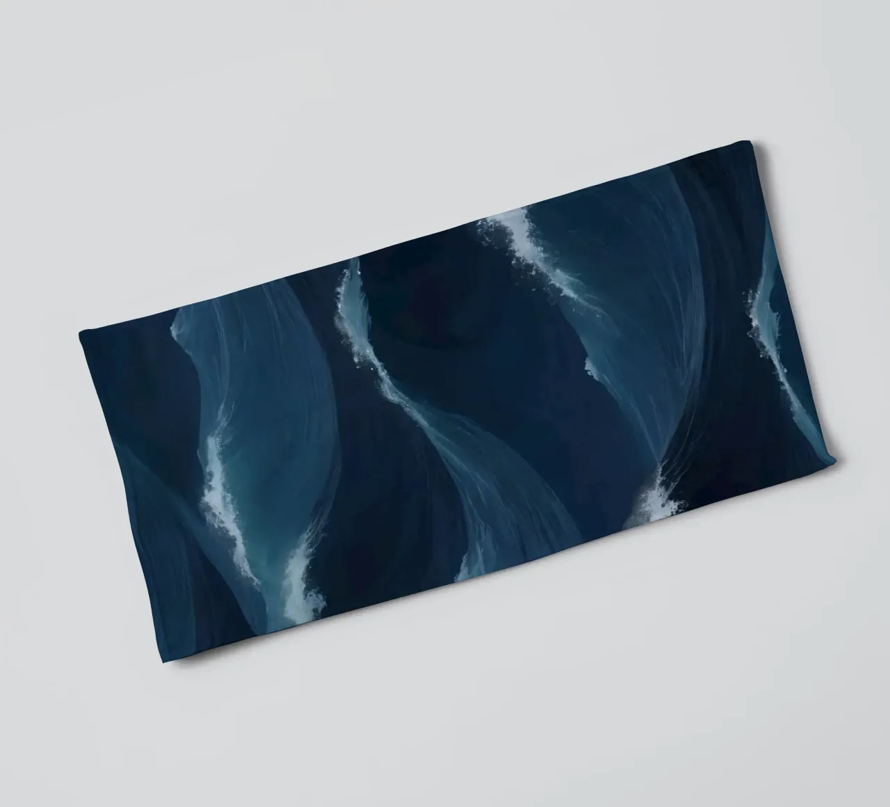 Des vagues bleues dynamiques créent un arrière-plan abstrait adapté serviette de bain de DesignDoodle