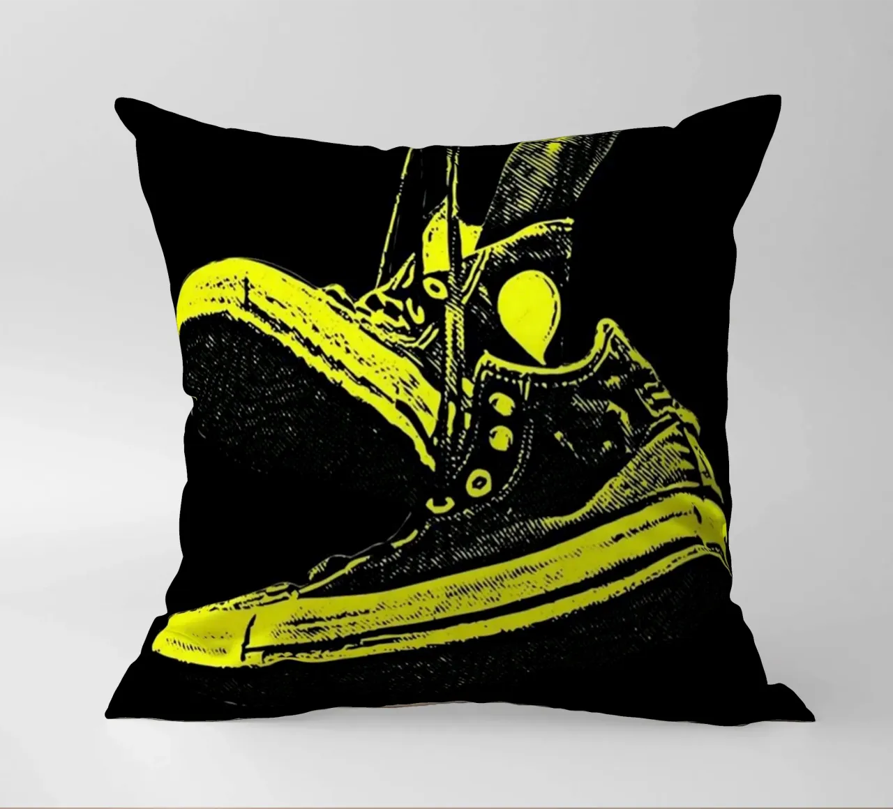 Grunge Vibes : Micros et baskets Nirvana coussin de Has Fab