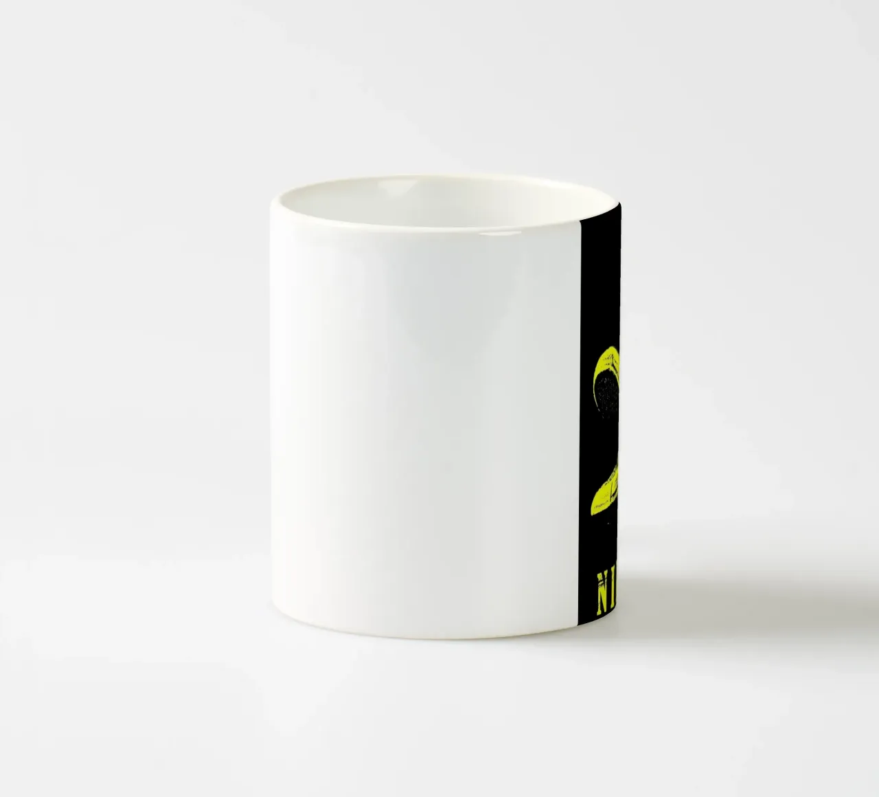 Grunge Vibes : Micros et baskets Nirvana mug en céramique de Has Fab