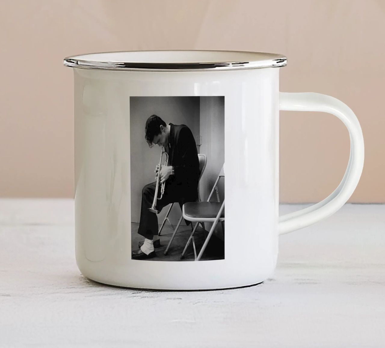 der sänger chet baker songs Emaille Tasse von callep