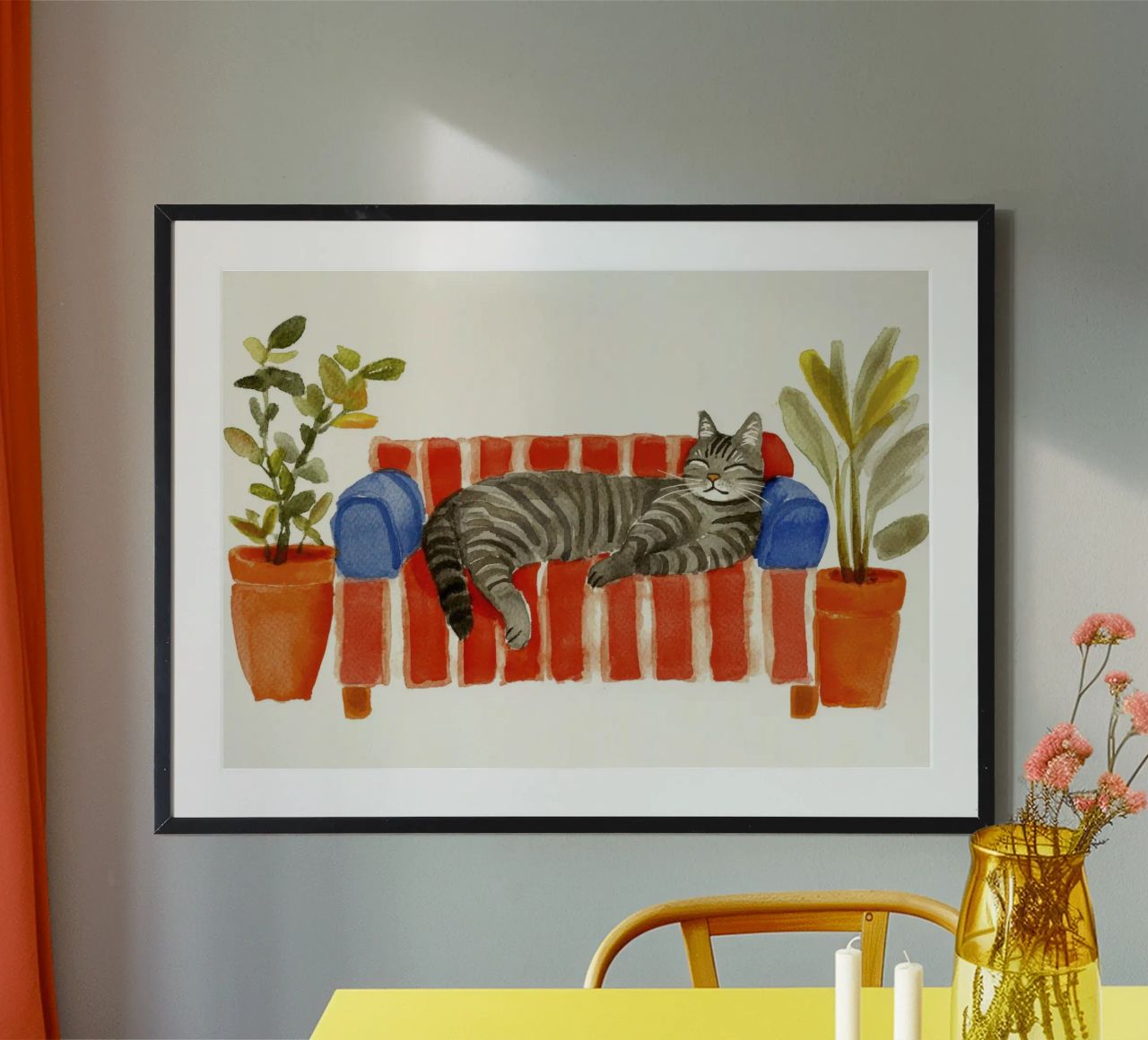 Charmante niedliche Katze mit Blumentöpfen liegend Poster von Modern Muse