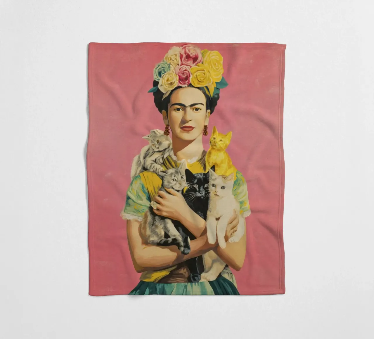 Musa bohémienne con corona floreale in posa con i gattini coperta in pile da Modern Muse