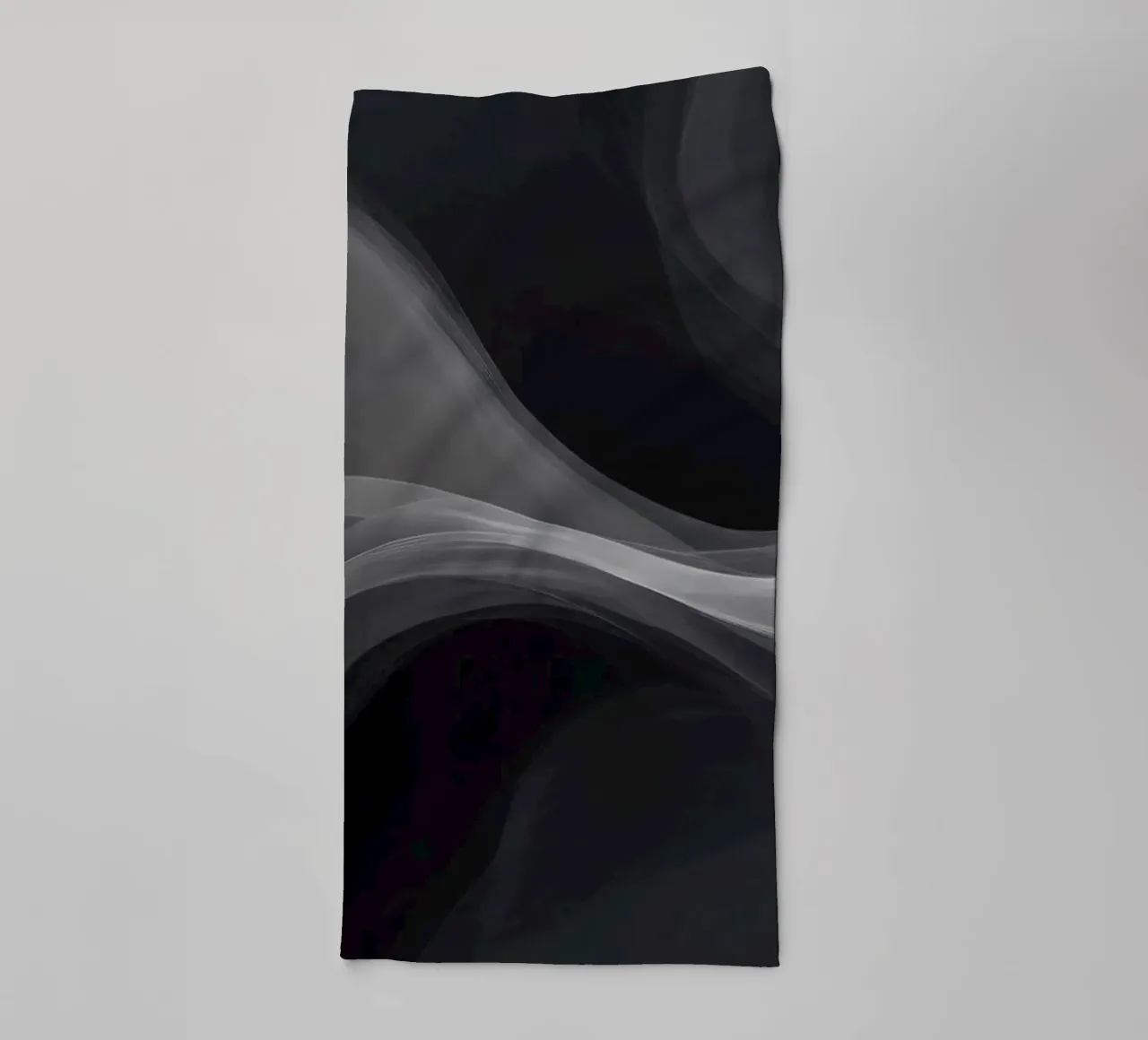 Des tourbillons de fumée dynamiques créent un arrière-plan abstrait pour le mo serviette de bain de DesignDoodle