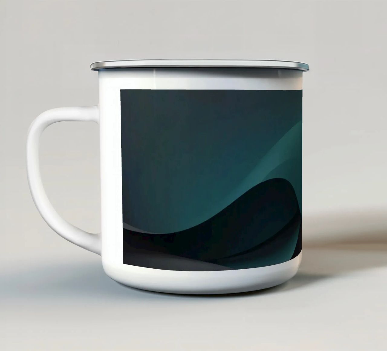 Curve morbide e fluide di tonalità verde acqua e scure creano un'atmosfera elegante. tazza in smalto da DesignDoodle