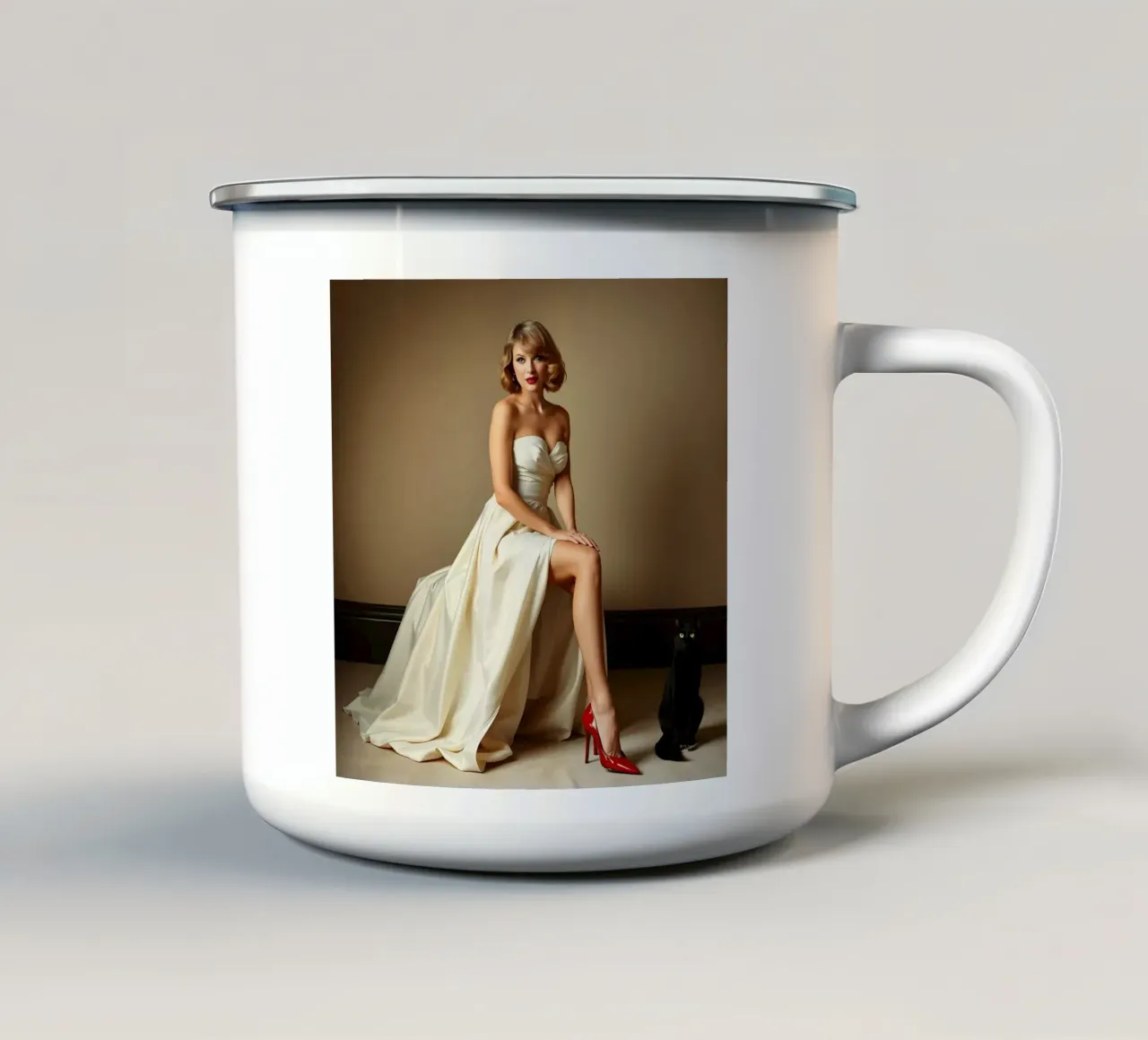 Bionda con gatto tazza in smalto da Anita's Dream