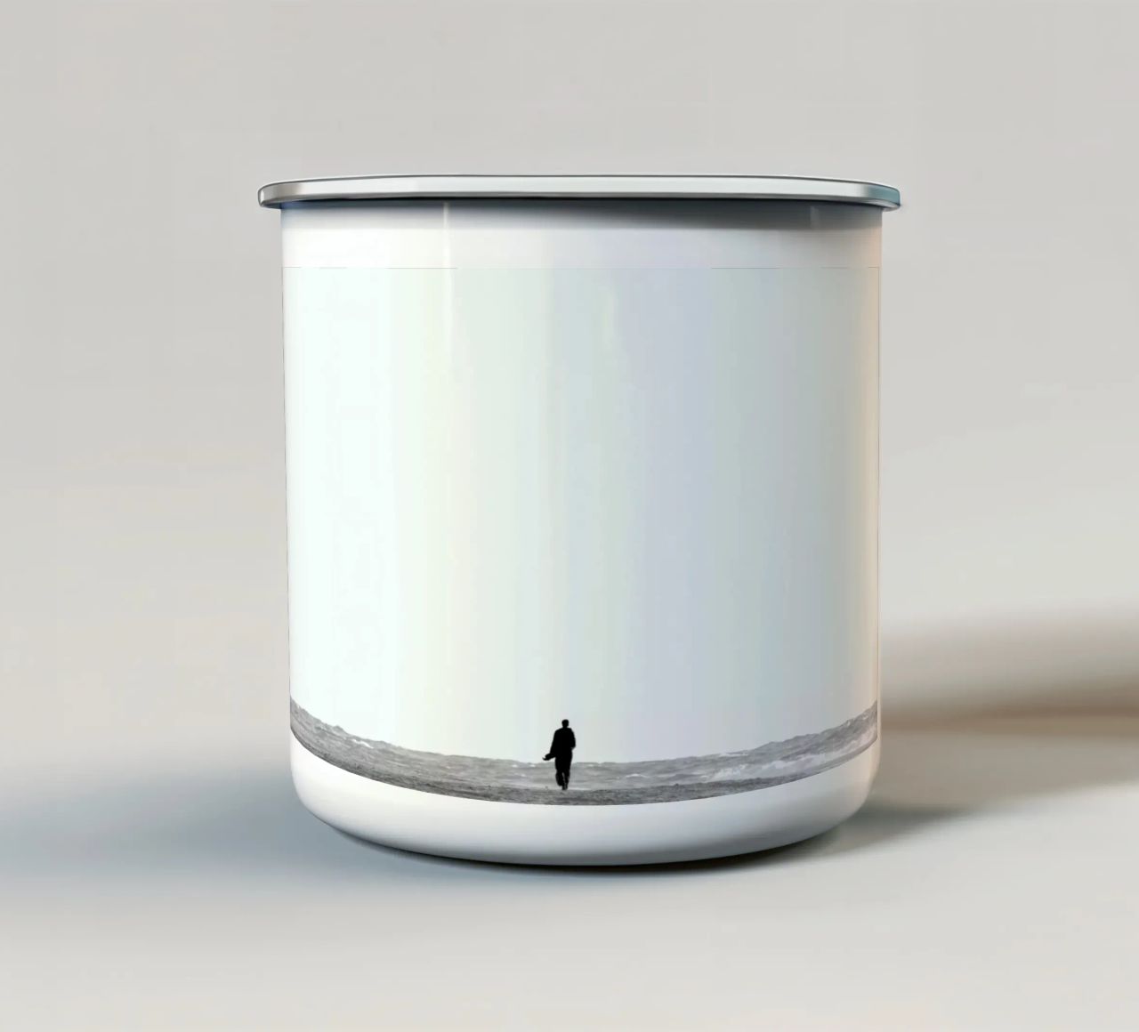 Seaside #32 tazza in smalto da Tal Paz-Fridman