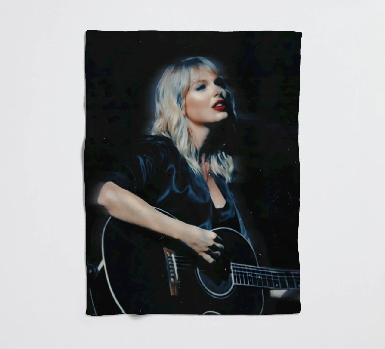 Taylor Swift coperta in pile da Low poly art