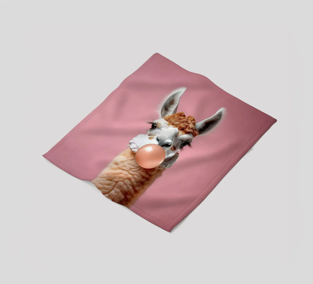 Lama con frangia riccioluta e gomma da masticare - Pop Art animale pastello coperta in pile da FlexiDesignsByK