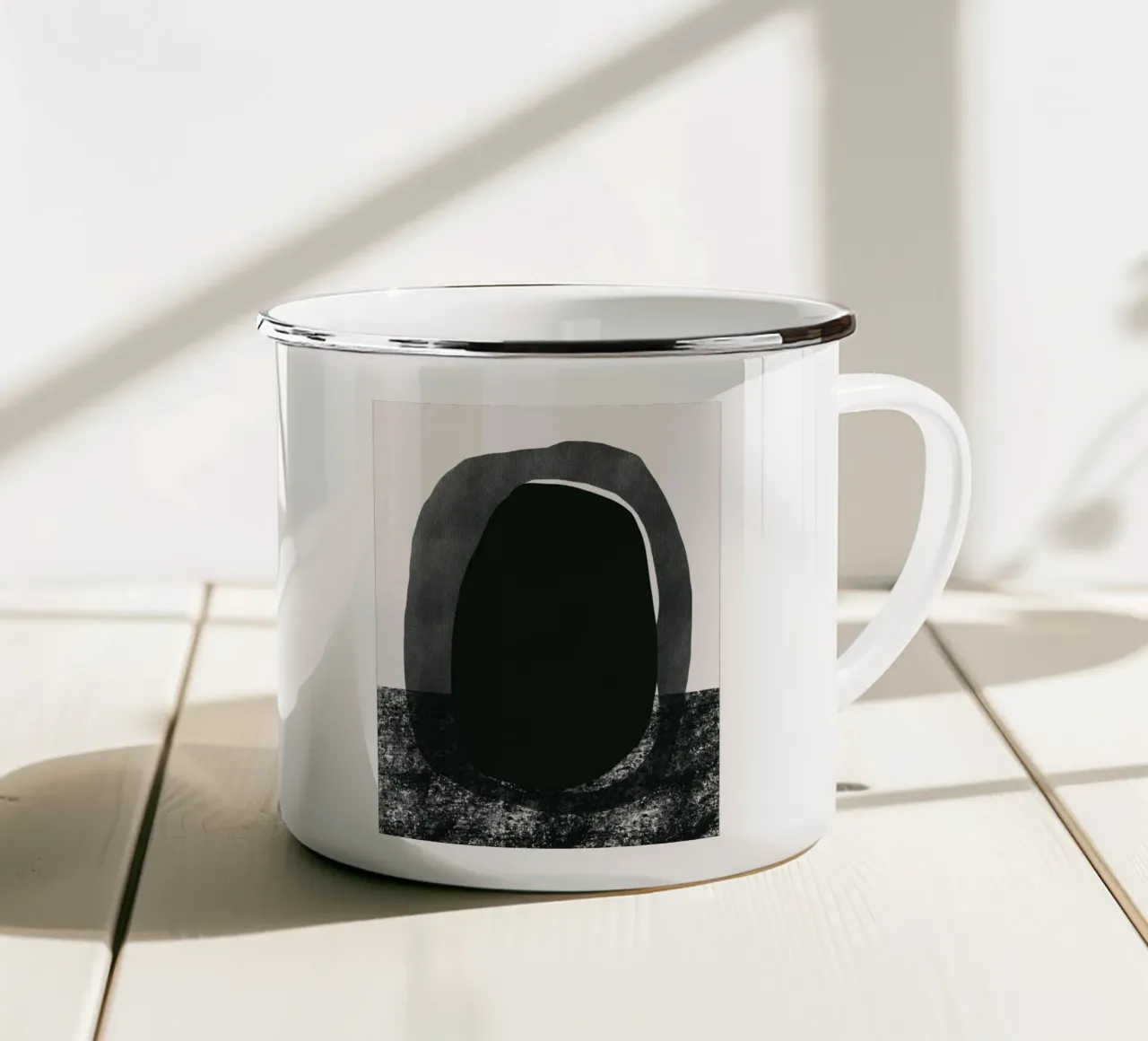 Composizione nera 02 tazza in smalto da Little Dean