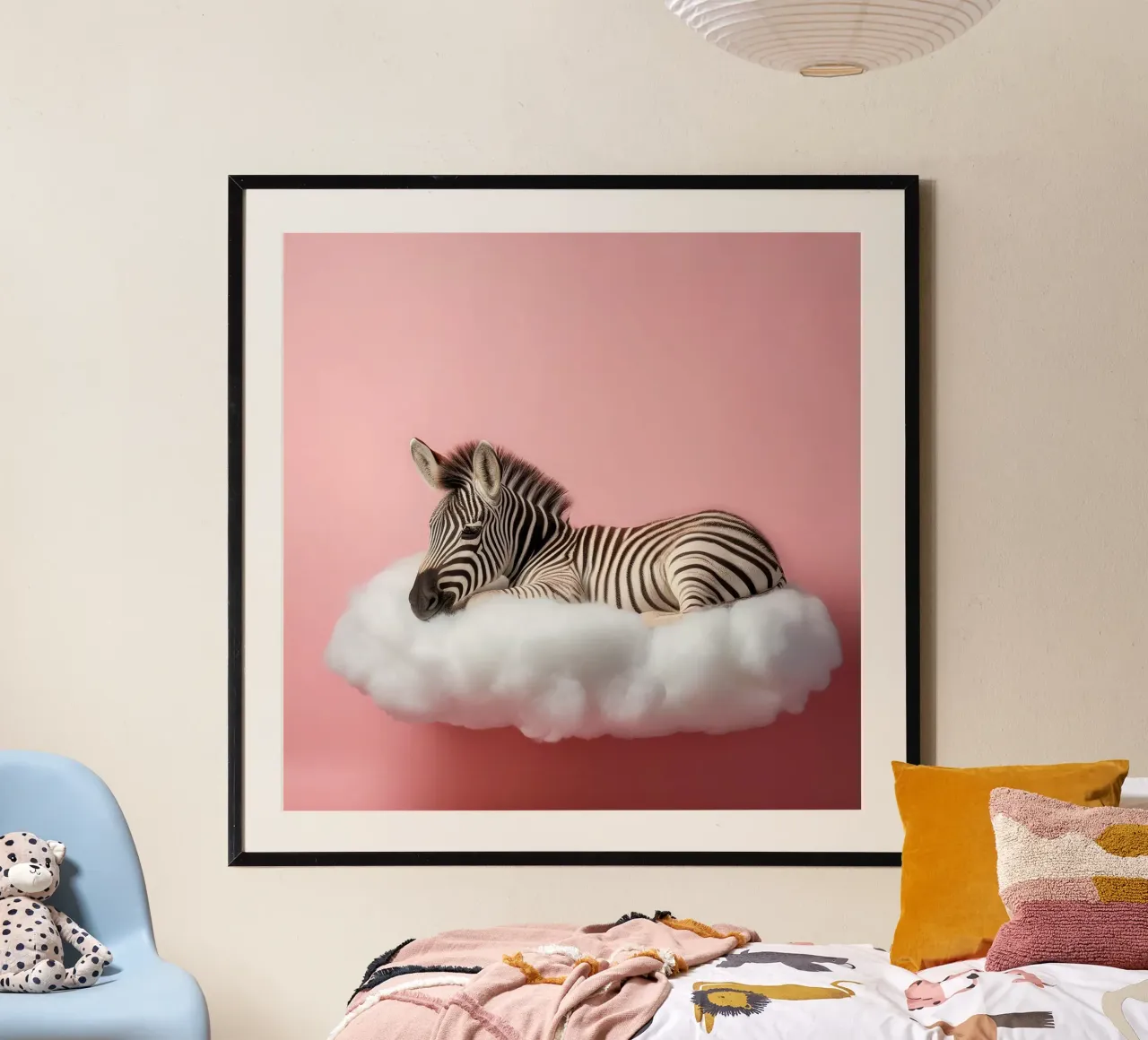 Zebra che si sdraia tra le nuvole - Animale stravagante di colore rosa pastello Prin poster con telaio in alluminio da FlexiDesignsByK