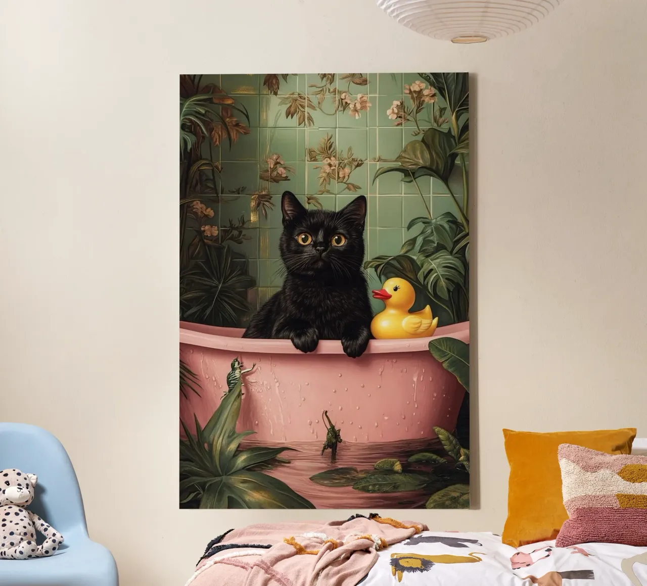 Un gatto che gioca in bagno tela con Cornice a cassetta da Betty Shops