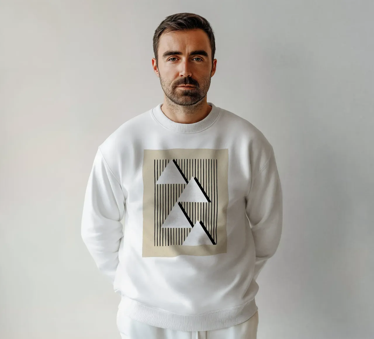 Triangoli a strisce bianche e nere felpa da MoonlightPrint