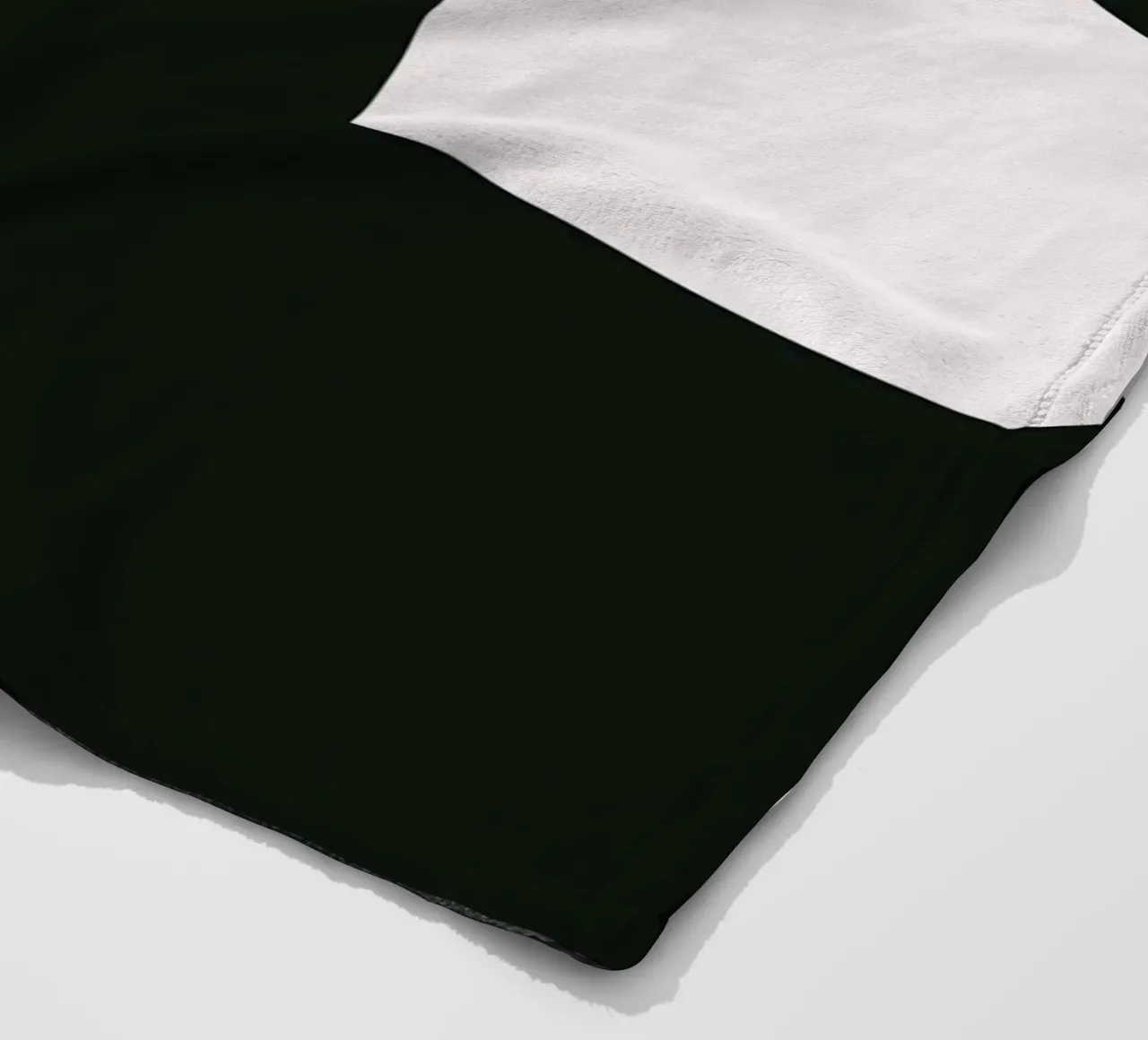 Composizione nera 04 coperta in pile da Little Dean