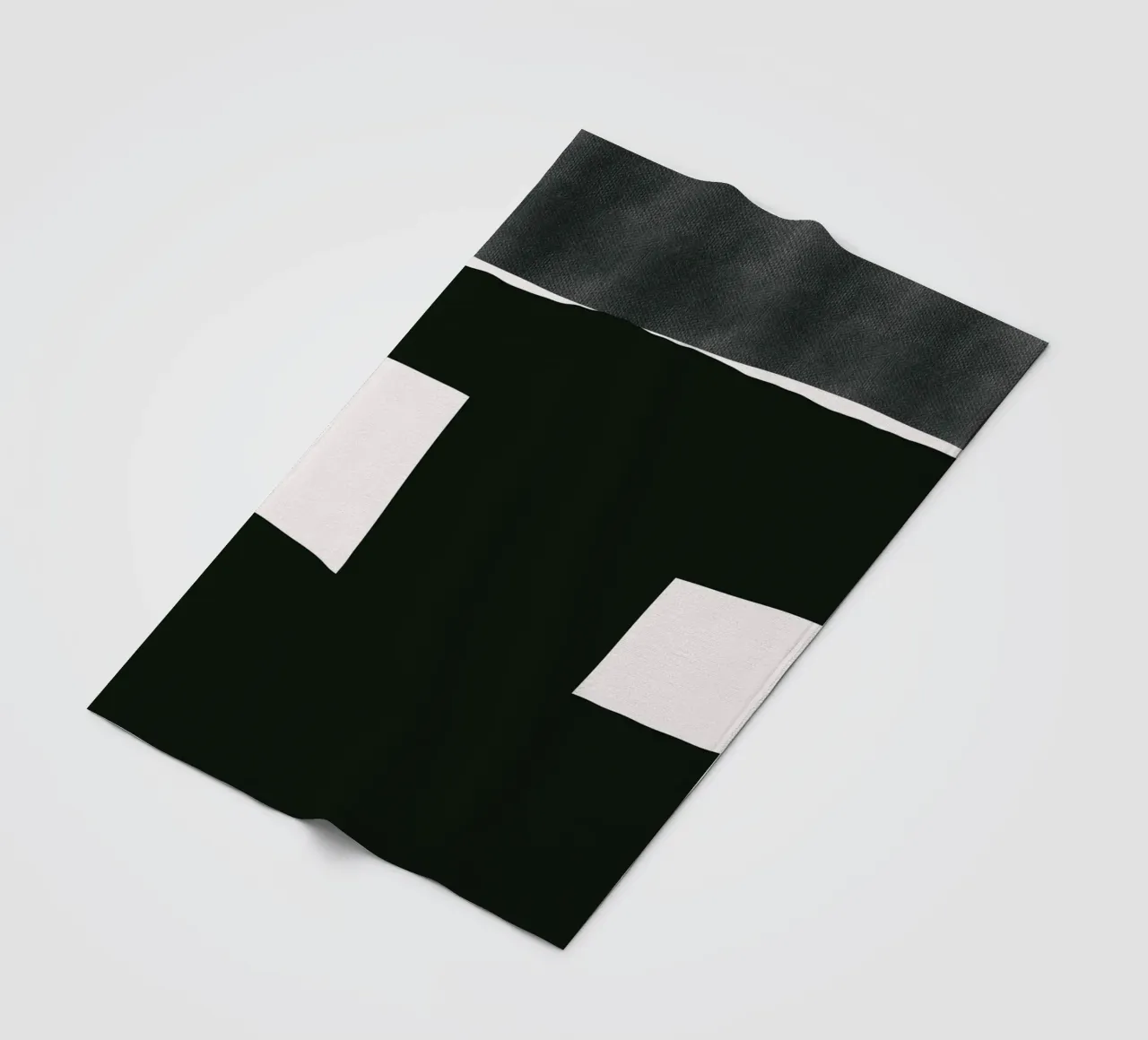 Composizione nera 04 coperta in pile da Little Dean