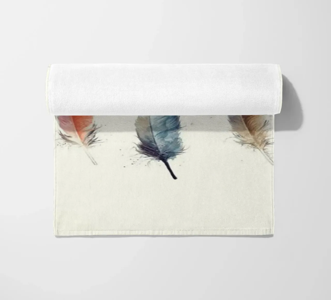 feder vogel zart amy hamilton Strandtuch von komo store