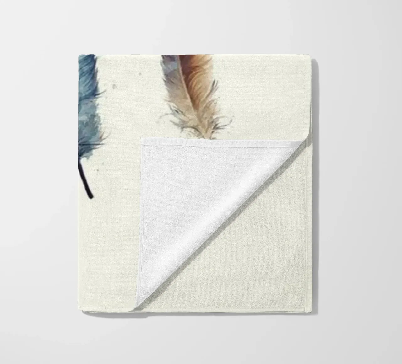 feder vogel zart amy hamilton Strandtuch von komo store