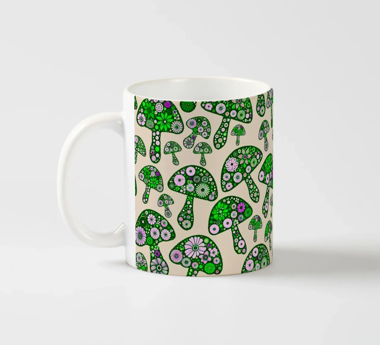 Funghi floreali verdi e rosa tazza in ceramica da SilverPegasus