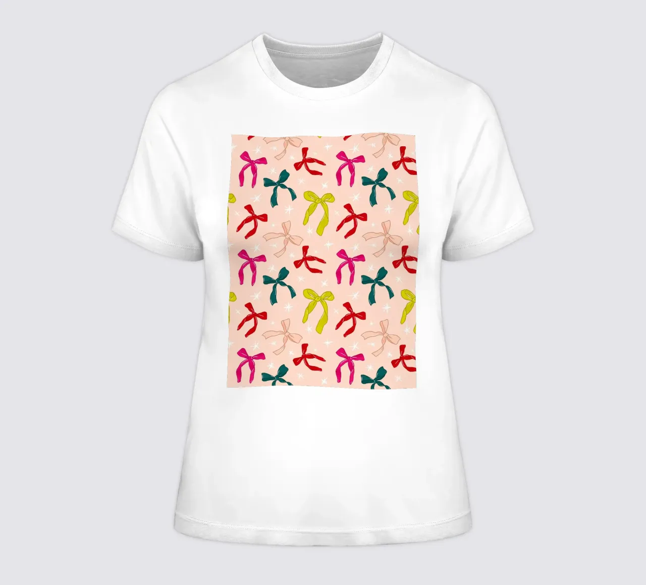 Colorful Bows Pattern on Soft Peach Background t-shirt da donna da showmemars