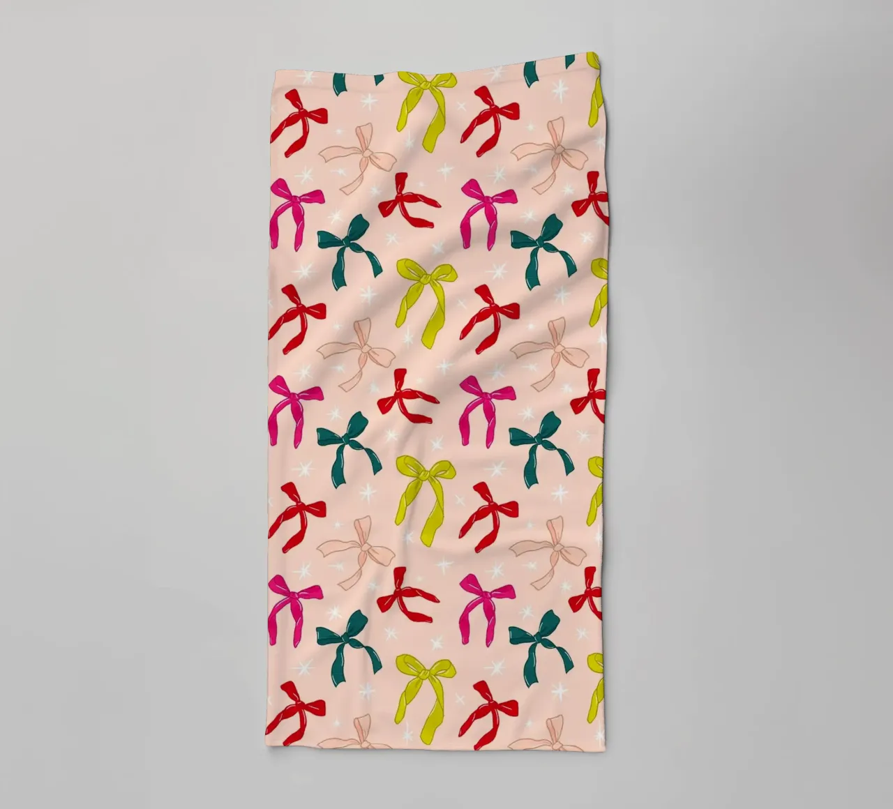 Colorful Bows Pattern on Soft Peach Background asciugamano da bagno da showmemars