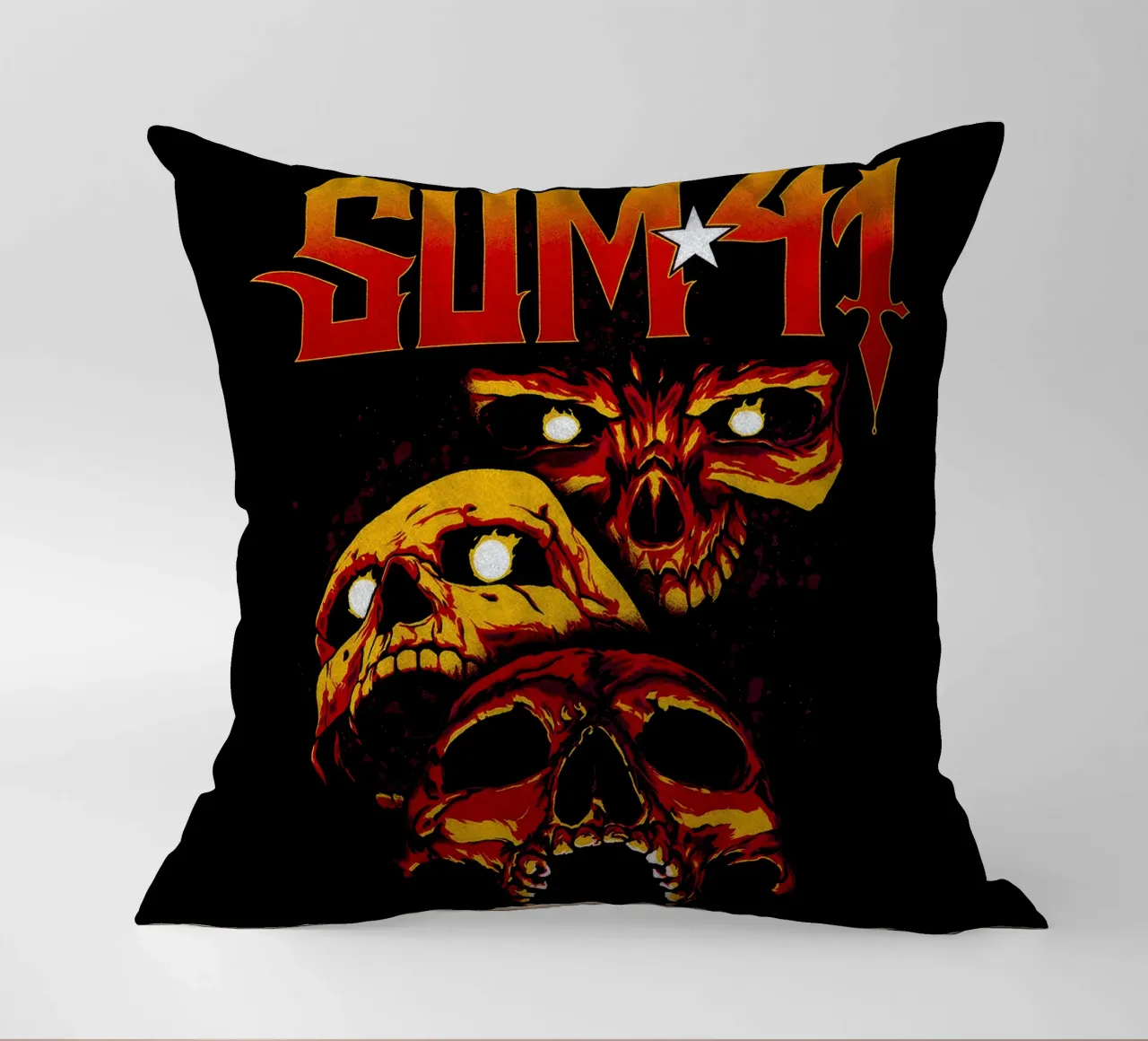Sum 41 Skull Collage cuscino da lindacleveland