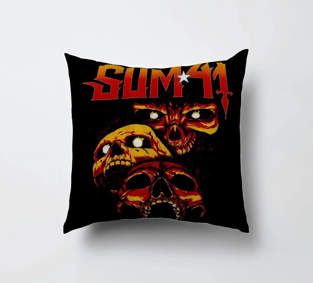 Sum 41 Skull Collage cuscino da lindacleveland