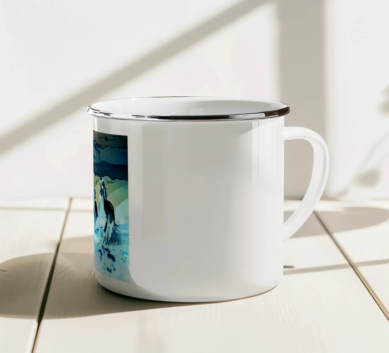 Quatre chevaux qui galopent. Nocturne bleu tazza in smalto da Thierry vobmann photography